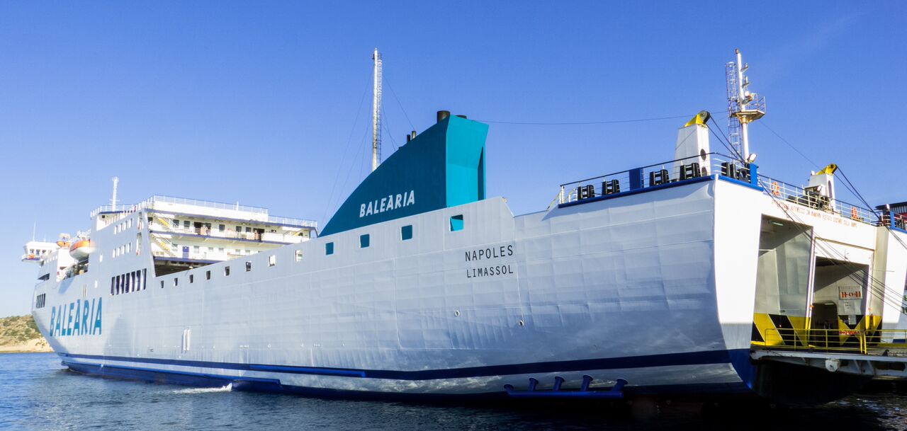 Baleària quer converter cinco navios a GNL